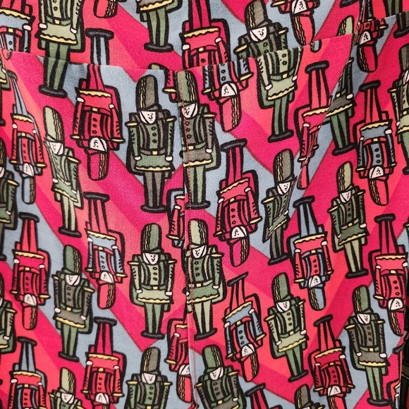 NWOT LuLaRoe Tall and Curvy Leggings. Nutcracker Print Sz TC2 - Picture 2 of 5